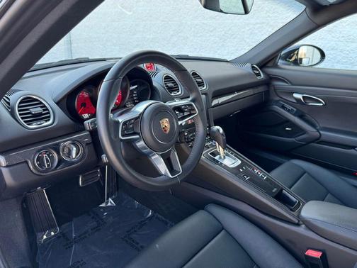 2024 Porsche 718 Cayman S