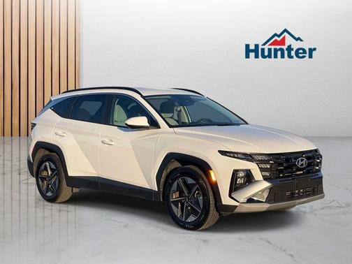 White 2025 Hyundai TUCSON SEL