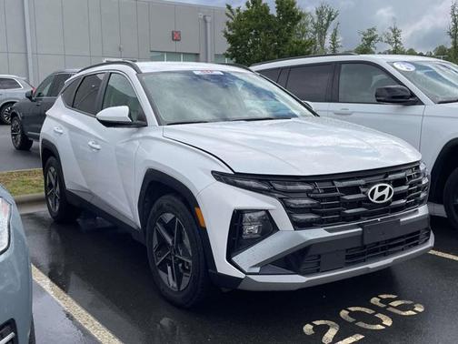 White 2025 Hyundai TUCSON SEL