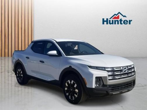 White 2025 Hyundai SANTA CRUZ SE Truck