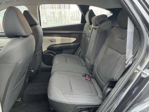2023 Hyundai TUCSON SE