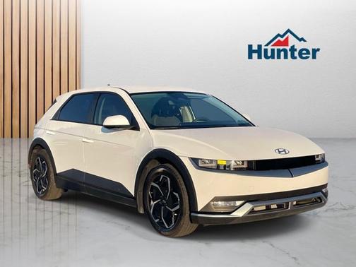 White 2024 Hyundai IONIQ 5 SE