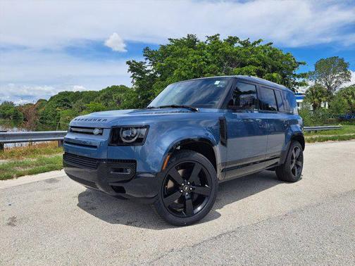 2025 Land Rover Defender 110 P400 X-Dynamic SE