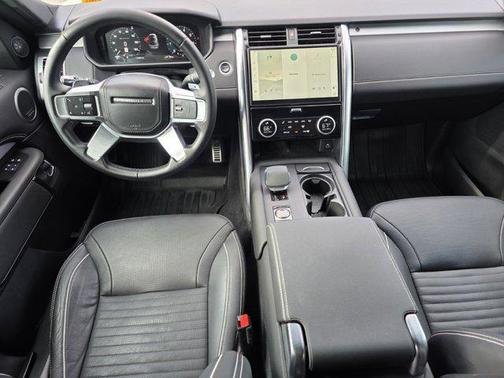 Fuji White 2022 Land Rover Discovery P360 HSE R-Dynamic