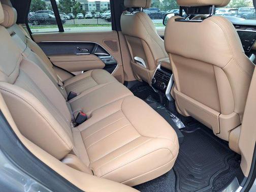 2025 Land Rover Range Rover P530 SE