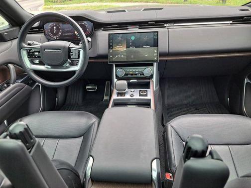 2023 Land Rover Range Rover P530 SE