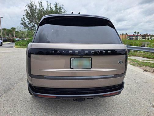 2023 Land Rover Range Rover P530 SE