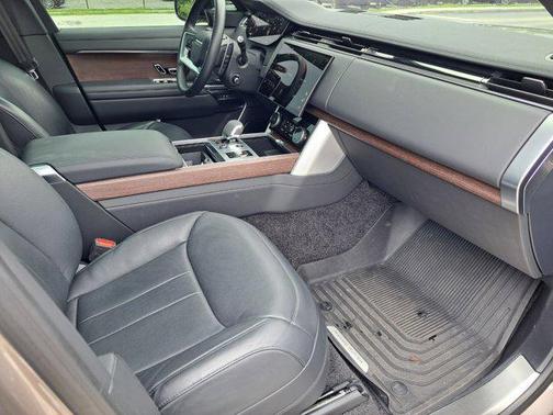 2023 Land Rover Range Rover P530 SE