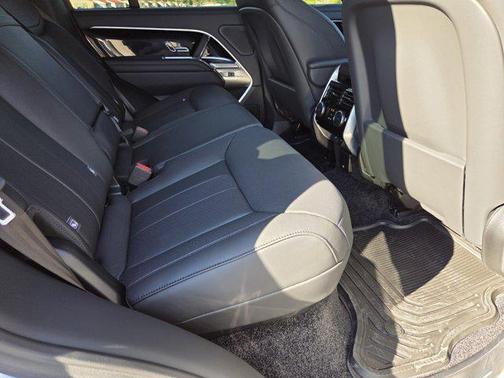 2025 Land Rover Range Rover P530 SE