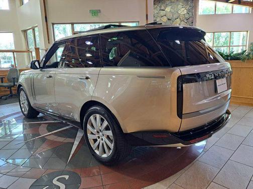 2025 Land Rover Range Rover P400 SE