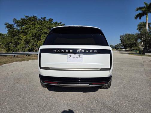 2025 Land Rover Range Rover P400 SE