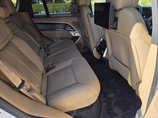 2025 Land Rover Range Rover P400 SE
