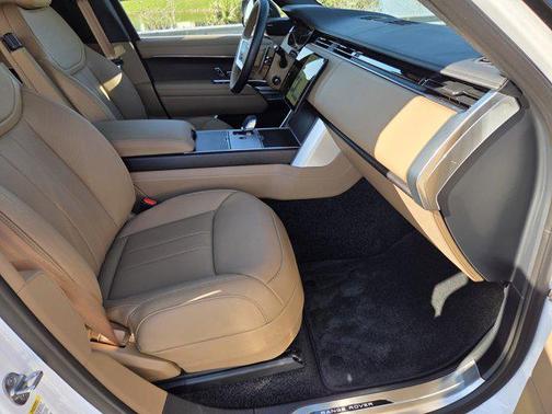 2025 Land Rover Range Rover P400 SE