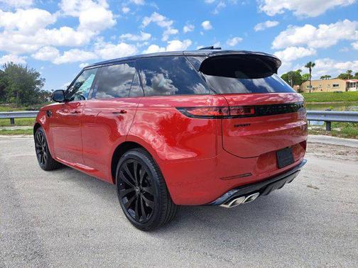 2025 Land Rover Range Rover Sport SE
