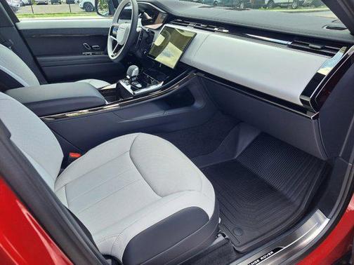 2025 Land Rover Range Rover Sport SE