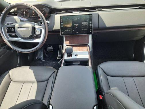 2025 Land Rover Range Rover P400 SE