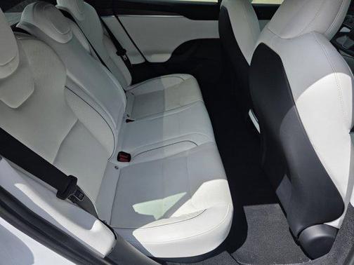 Pearl White Multi-Coat 2022 Tesla Model S Plaid