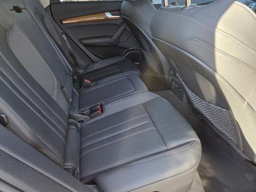 2024 Audi Q5 Prestige 40 TFSI quattro S tronic