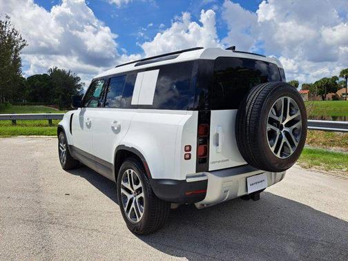 2025 Land Rover Defender 110 P400 S