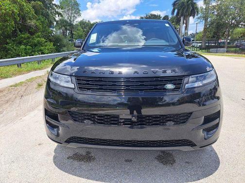 2025 Land Rover Range Rover Sport SE