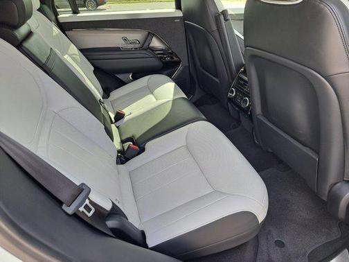 2023 Land Rover Range Rover Sport SE