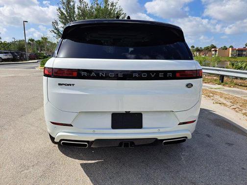 2023 Land Rover Range Rover Sport SE
