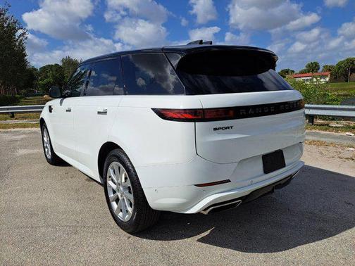 2023 Land Rover Range Rover Sport SE