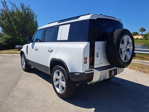 2025 Land Rover Defender 110 P400 S
