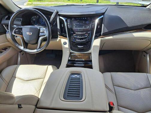 2020 Cadillac Escalade Luxury