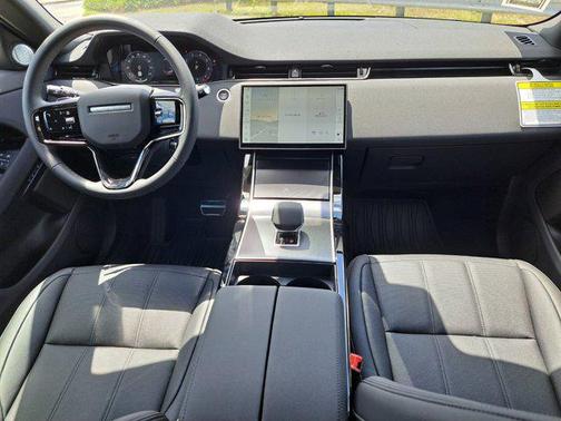 2026 Land Rover Range Rover Evoque Dynamic SE