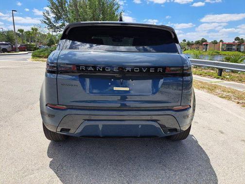 2026 Land Rover Range Rover Evoque Dynamic SE