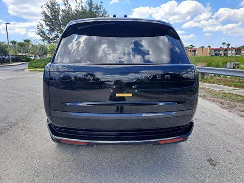 2025 Land Rover Range Rover P530 SE 7 Seat