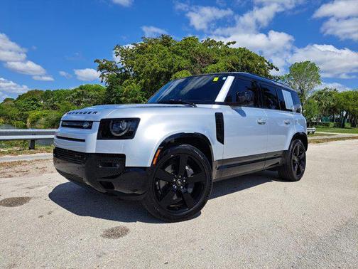 2023 Land Rover Defender 110 X-Dynamic SE