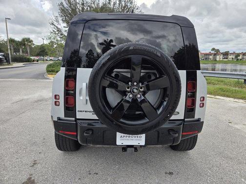 2023 Land Rover Defender 110 X-Dynamic SE