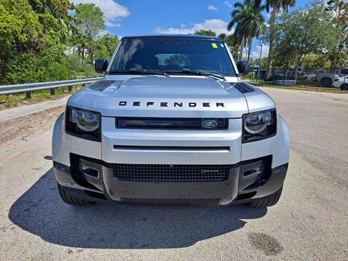 2023 Land Rover Defender 110 X-Dynamic SE