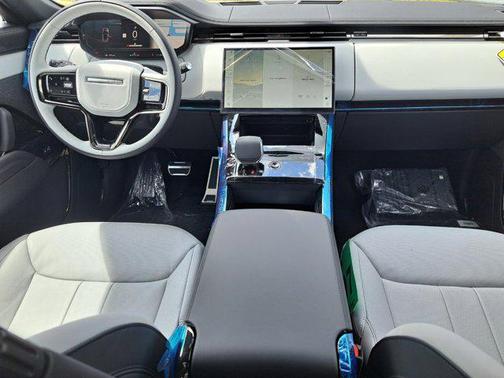 2025 Land Rover Range Rover Sport SE