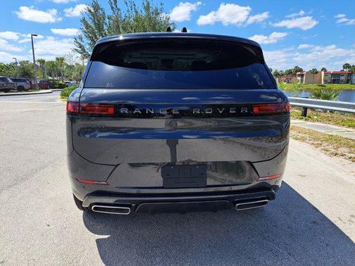 2025 Land Rover Range Rover Sport SE