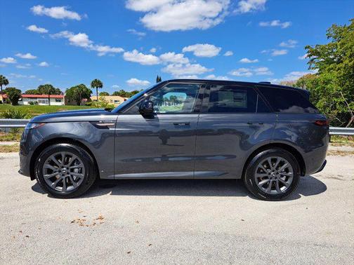 2025 Land Rover Range Rover Sport SE