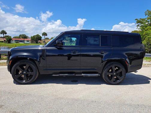 2025 Land Rover Defender V8