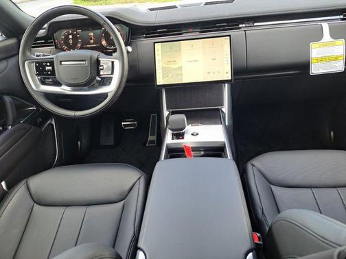 2025 Land Rover Range Rover P530 SE