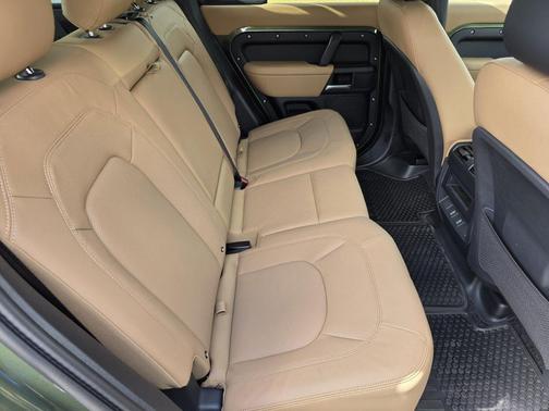 Woolstone Green Metallic 2026 Land Rover Defender P400 X-Dynamic SE