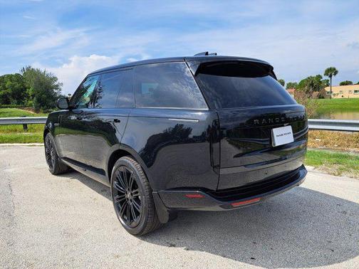 2025 Land Rover Range Rover P400 SE