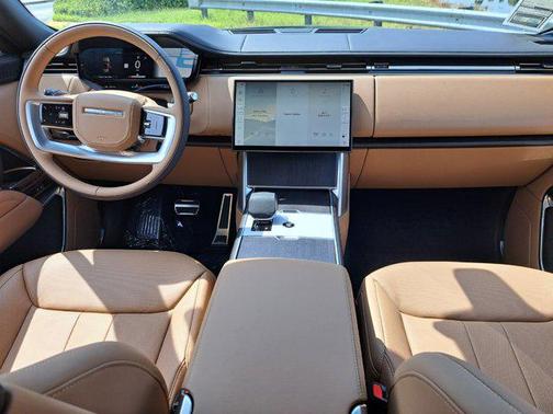 2025 Land Rover Range Rover P400 SE