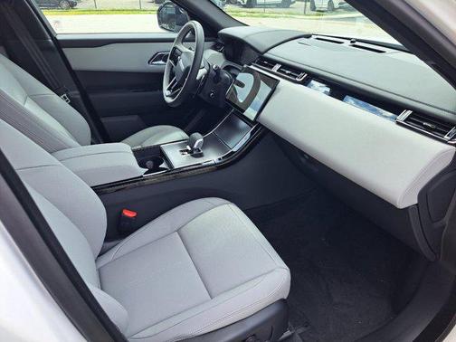 2026 Land Rover Range Rover Velar P400 Dynamic SE
