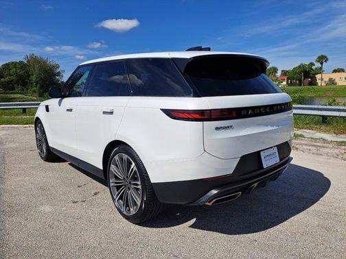 2024 Land Rover Range Rover Sport SE