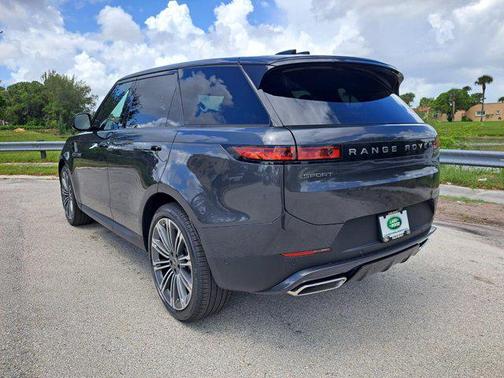 2025 Land Rover Range Rover Sport SE