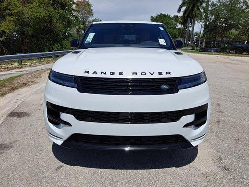 2025 Land Rover Range Rover Sport SE