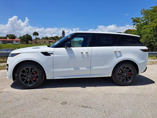 2025 Land Rover Range Rover Sport SE