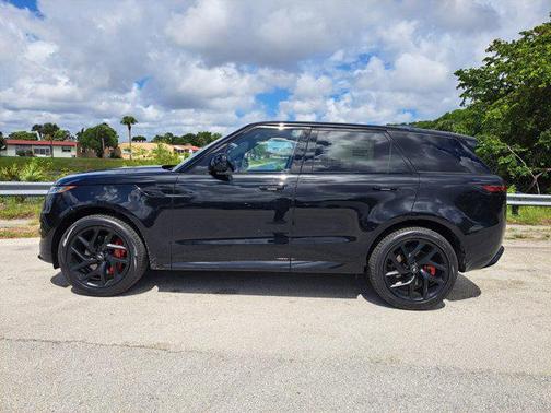 2025 Land Rover Range Rover Sport SE