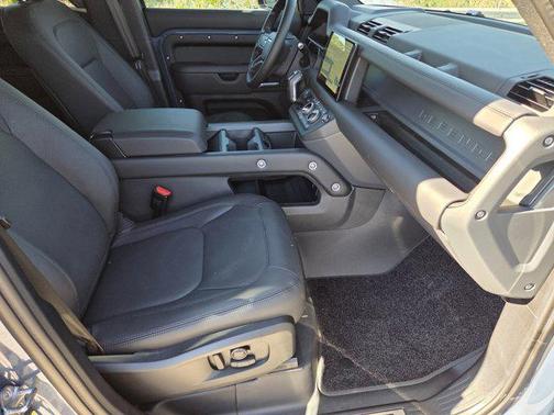 2025 Land Rover Defender 110 P500 X-Dynamic SE